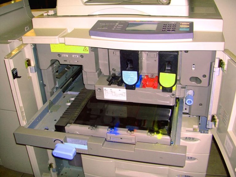 Czy serwis drukarek jest istotny w przypadku kupowania